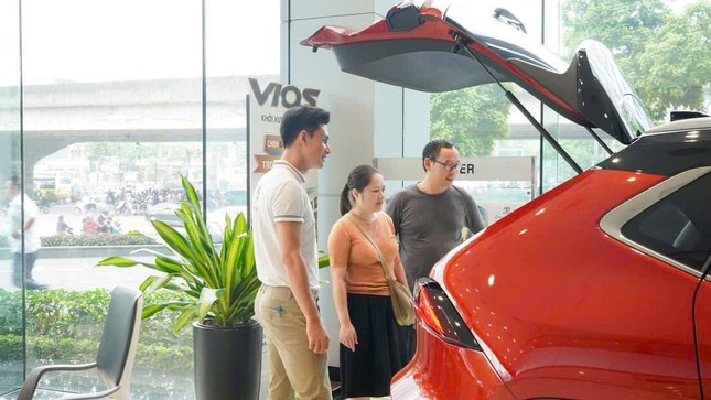 Thị trường ô tô cuối năm: ‘Chạy nước rút’ hưởng lệ phí trước bạ - Ảnh 3