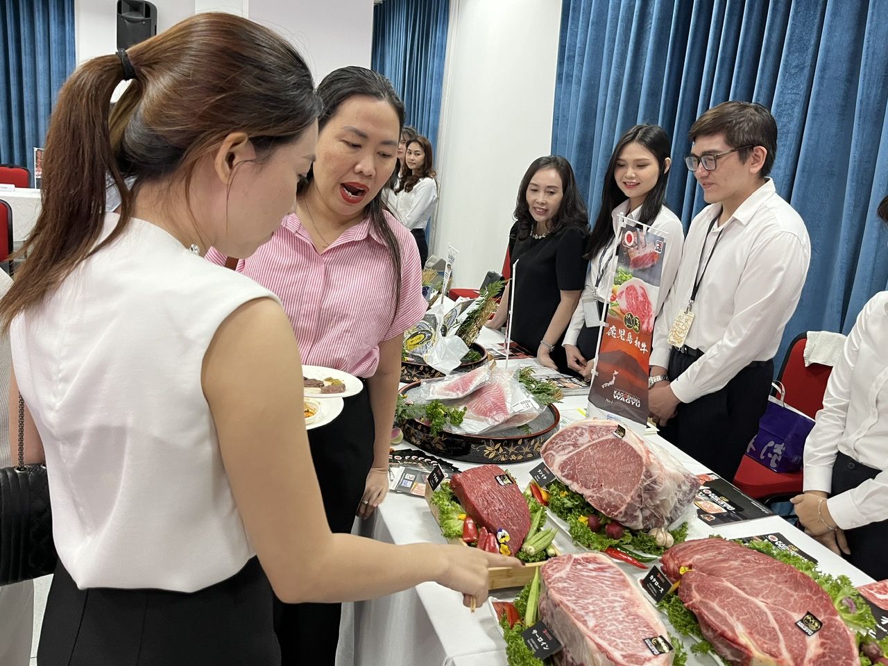 Nhập khẩu thịt bò đắt đỏ bậc nhất thế giới tăng gần 20 lần trong 10 năm - Ảnh 1