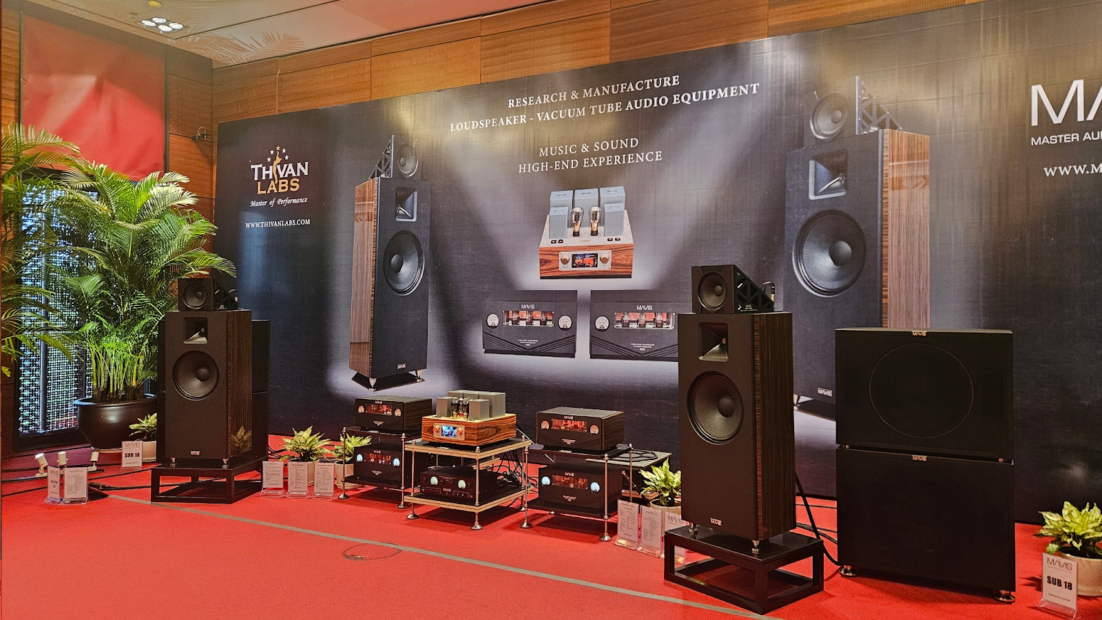 Chìm đắm trong không gian giai điệu từ những dàn âm thanh hàng chục tỉ đồng tại AV Show 2024 - Ảnh 10