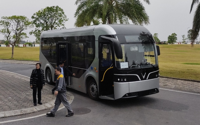 Bước lên xe điện 'lạ' chạy trong nhà máy của VinFast: Dòng xe hoàn toàn mới, ra mắt trước Tết - Ảnh 13