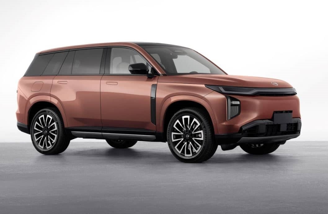 Tân binh SUV điện thiết kế đẹp như Range Rover: Sở hữu dải đèn dài 2,6 m đẹp mắt, phạm vi hoạt động ấn tượng hơn 1.000km - Ảnh 1