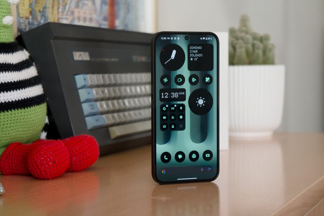 Điện thoại trong suốt từng gây sốt thế giới về Việt Nam: Giá chỉ từ 6 triệu, "đẹp, độc, lạ" hơn iPhone - Ảnh 3