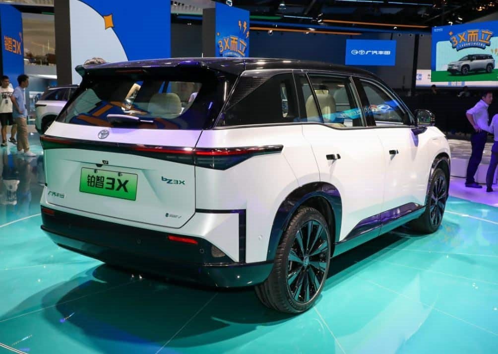 Tân binh SUV điện Toyota ngang cỡ Mazda CX-5: giá từ 348 triệu đồng, phạm vi hoạt động ấn tượng 620 km - Ảnh 3