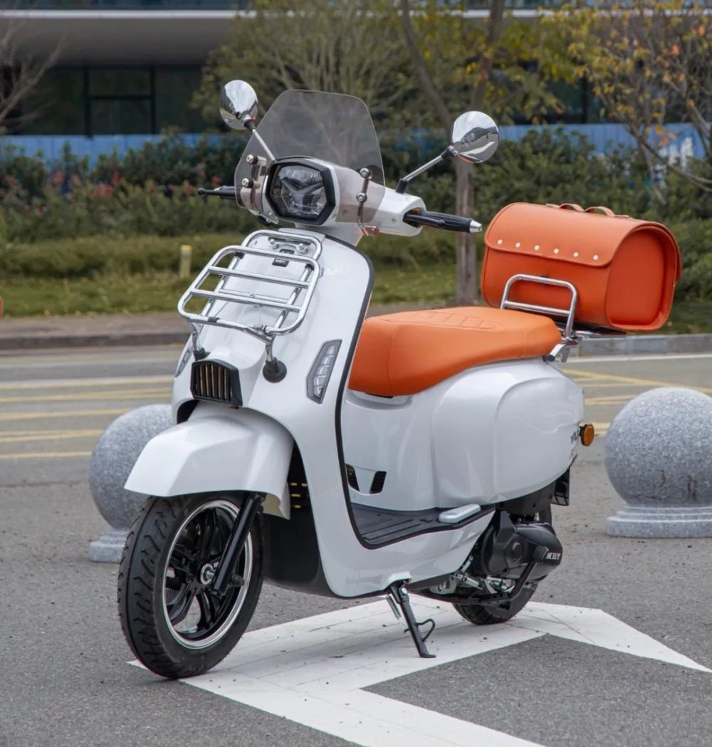 Xe ga 125cc giá 19 triệu đồng ra mắt: Thiết kế cổ điển, có ABS 2 kênh, uống 2,7 lít/100km. - Ảnh 2