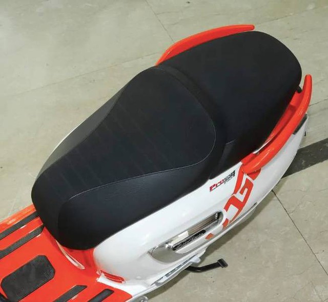 Một mẫu xe tay ga 150cc vừa ra mắt: Có công nghệ chống đường trơn, nổi bật trong tầm giá 40 triệu đồng - Ảnh 4