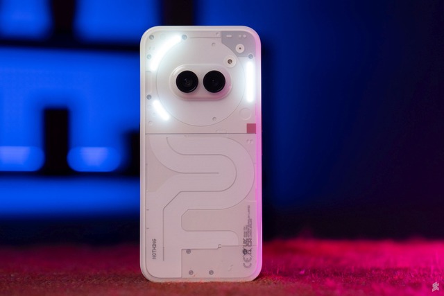 Điện thoại trong suốt từng gây sốt thế giới về Việt Nam: Giá chỉ từ 6 triệu, "đẹp, độc, lạ" hơn iPhone - Ảnh 2