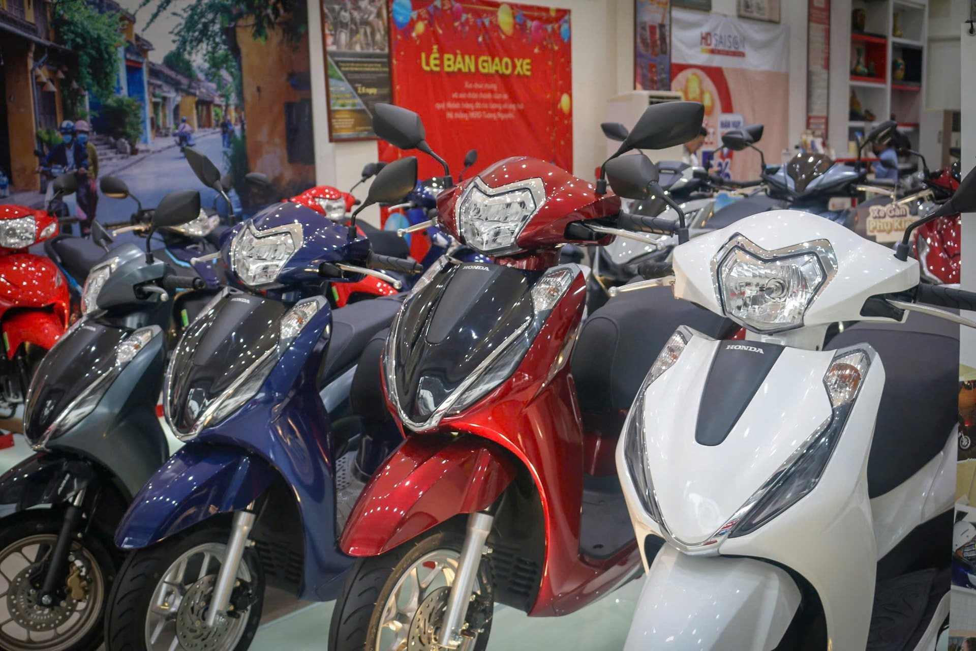 Xe hot của Honda nhận ưu đãi khủng: Giá Honda Vision, SH, LEAD... chạm đáy, có mẫu tặng kèm điện thoại Samsung - Ảnh 2