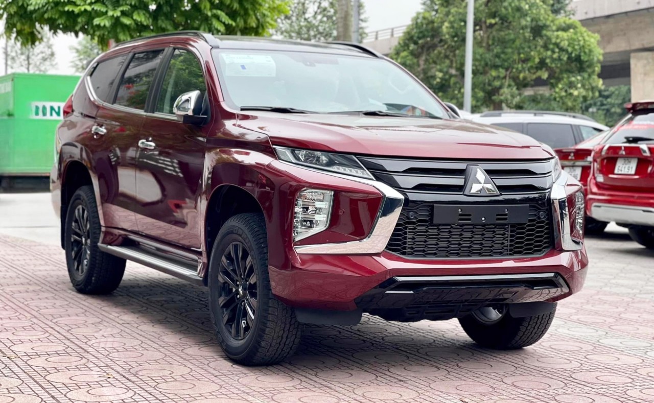 Loạt xe đại hạ giá năm 2024: Pajero Sport lớn nhất đến 300 triệu, có mẫu 'miệt mài giảm' 12 tháng vẫn chưa hết hàng tồn - Ảnh 7