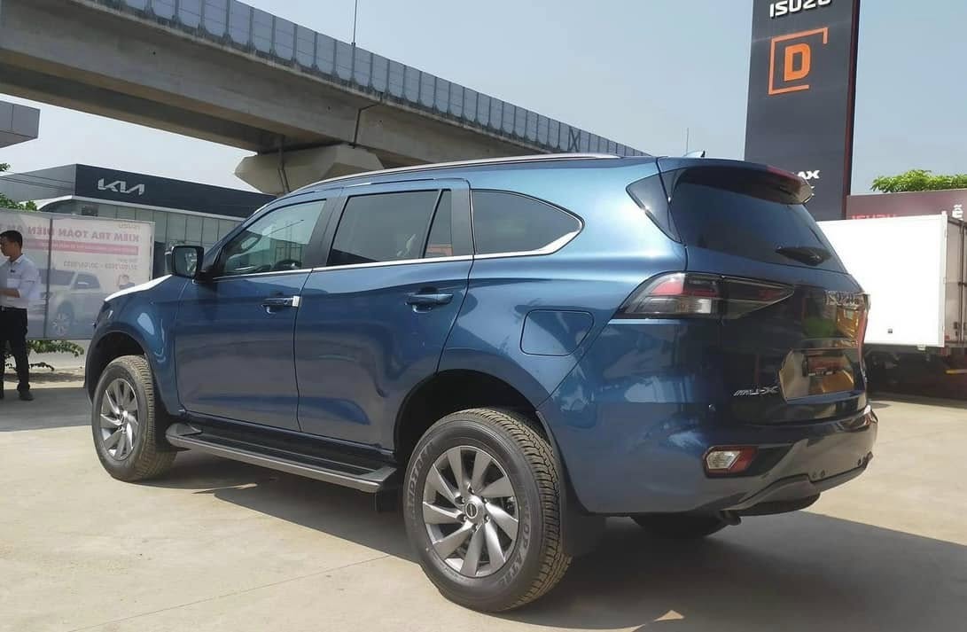Isuzu mu-X giảm tới 250 triệu tại đại lý trong những ngày cuối năm: Bản 'full' không đến 1 tỷ đồng, chỉ ngang nhóm Tucson, Sportage - Ảnh 5