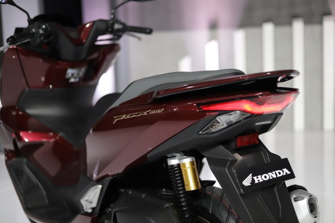 Xe tay ga trên hạng Air Blade của Honda ra mắt bản mới: 'Ăn' 2,1L/100km, giá quy đổi rẻ hơn SH Mode - Ảnh 12