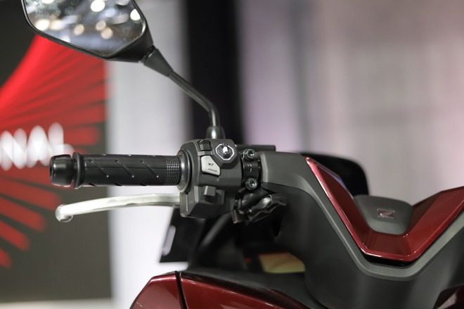 Xe tay ga trên hạng Air Blade của Honda ra mắt bản mới: 'Ăn' 2,1L/100km, giá quy đổi rẻ hơn SH Mode - Ảnh 10