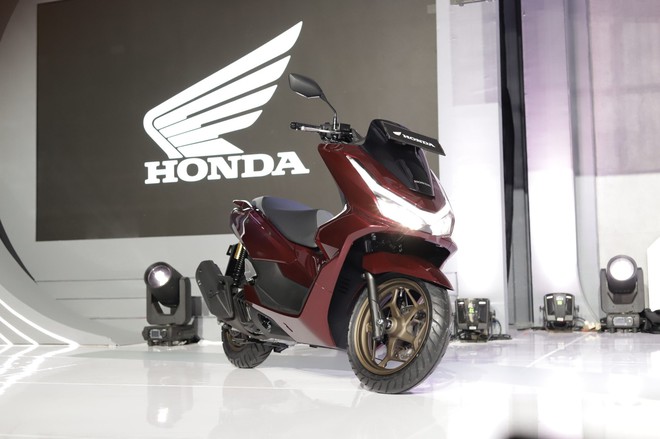 Xe tay ga trên hạng Air Blade của Honda ra mắt bản mới: 'Ăn' 2,1L/100km, giá quy đổi rẻ hơn SH Mode - Ảnh 7