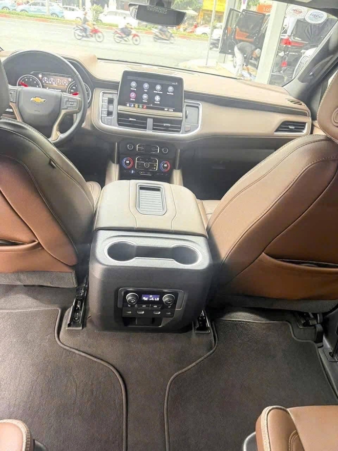 Trải nghiệm cảm giác 'đặc vụ tổng thống' Chevrolet Suburban với hơn 8 tỷ: Người bán khẳng định xe 'nguyên mùi mới', nhập Mỹ nguyên chiếc - Ảnh 9