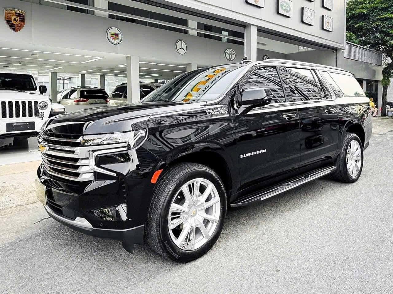 Trải nghiệm cảm giác 'đặc vụ tổng thống' Chevrolet Suburban với hơn 8 tỷ: Người bán khẳng định xe 'nguyên mùi mới', nhập Mỹ nguyên chiếc - Ảnh 1