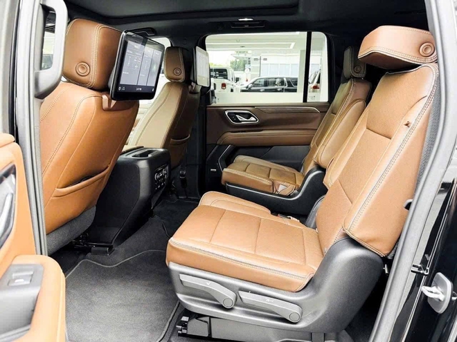 Trải nghiệm cảm giác 'đặc vụ tổng thống' Chevrolet Suburban với hơn 8 tỷ: Người bán khẳng định xe 'nguyên mùi mới', nhập Mỹ nguyên chiếc - Ảnh 8