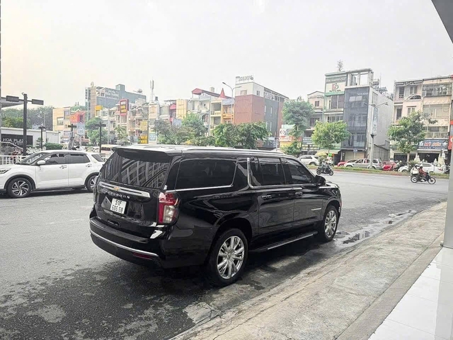 Trải nghiệm cảm giác 'đặc vụ tổng thống' Chevrolet Suburban với hơn 8 tỷ: Người bán khẳng định xe 'nguyên mùi mới', nhập Mỹ nguyên chiếc - Ảnh 3
