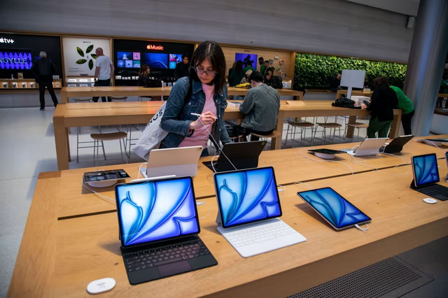 Bí ẩn dòng chữ "lắp ráp tại Trung Quốc" trên vỏ hộp iPad: Người lắp ráp ở đây thực sự là ai? - Ảnh 2