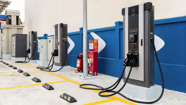 Nhiều chủ mặt bằng nắm bắt thời cơ kinh doanh trạm sạc nhượng quyền - Ảnh 1