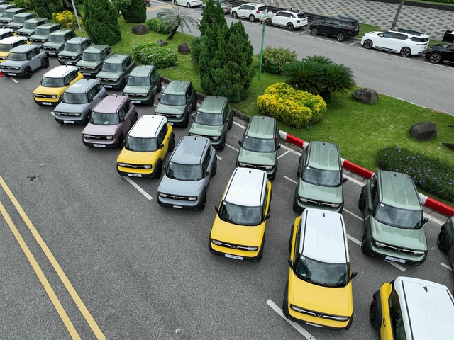 Từ chiếc xe số sàn cũ kỹ, long sòng sọc tỷ phú Phạm Nhật Vượng từng cầm lái đến “hiện tượng” khuấy đảo làng xe - Ảnh 15