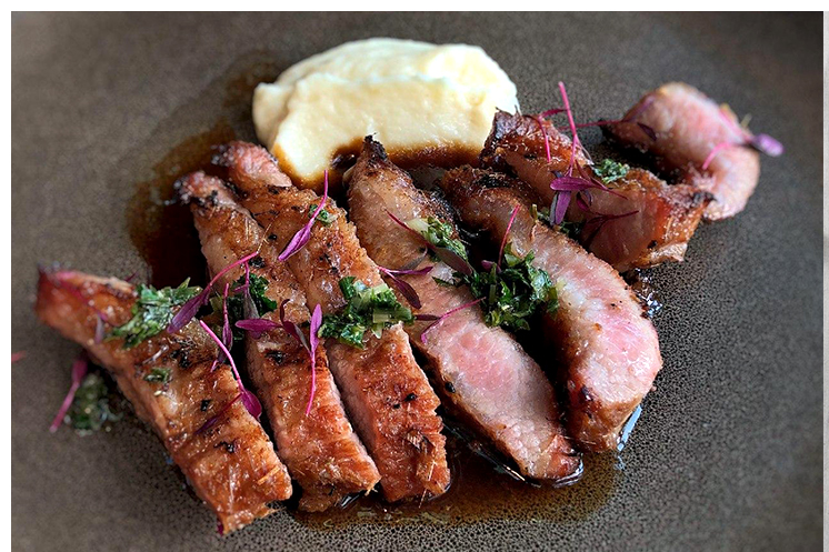 Phần thịt "báu vật" này của lợn được nhiều chị em nội trợ săn lùng trong dịp Tết: Quá ngon nhưng không có nhiều, các kệ đều "cháy hàng" - Ảnh 7