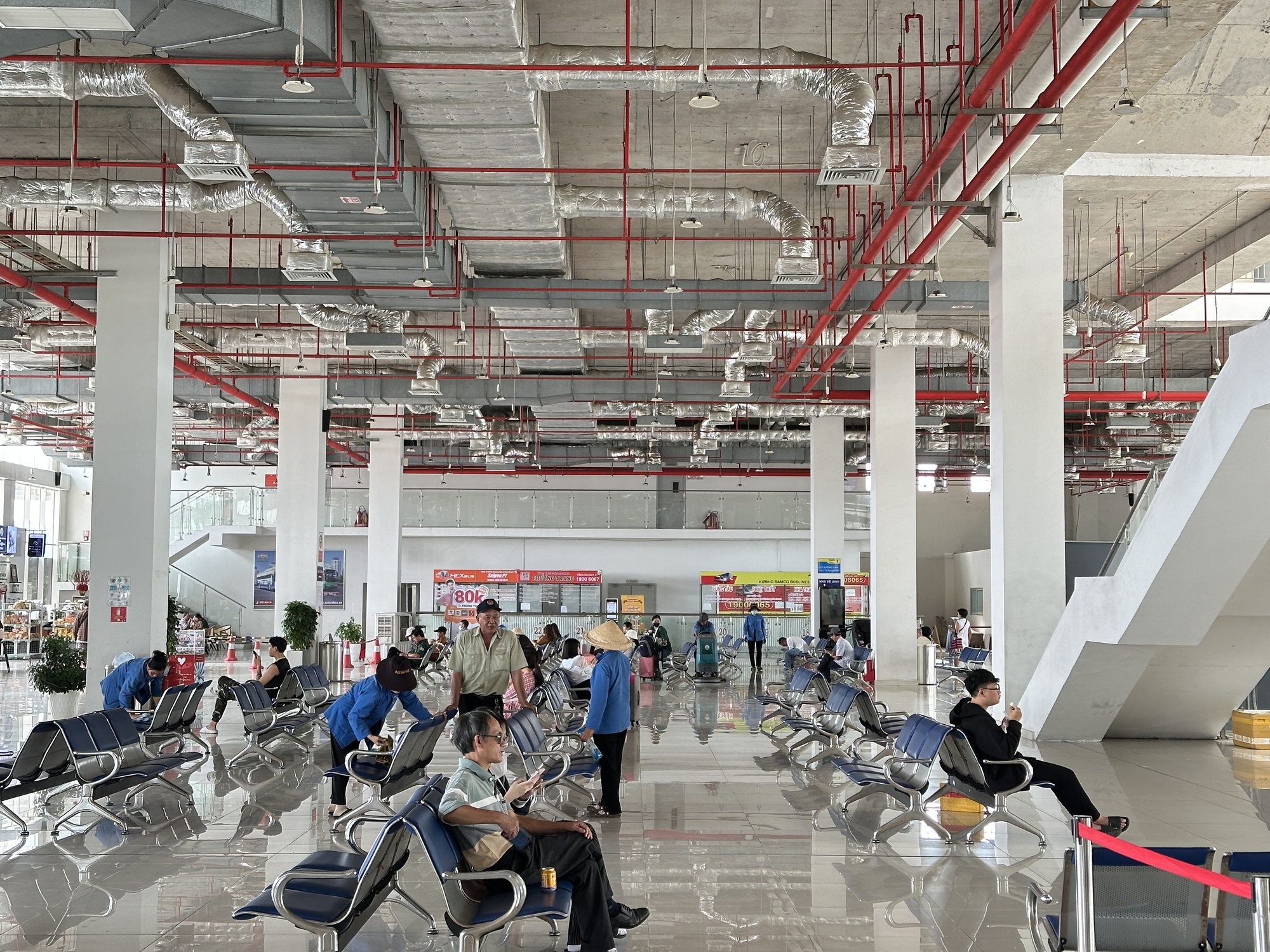 Xe đò, tàu hỏa, máy bay vào chặng đua Tết - Ảnh 1