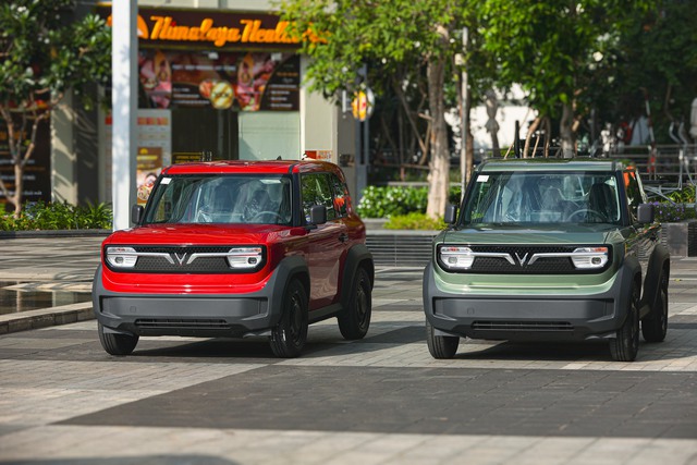 Từ chiếc xe số sàn cũ kỹ, long sòng sọc tỷ phú Phạm Nhật Vượng từng cầm lái đến “hiện tượng” khuấy đảo làng xe - Ảnh 9