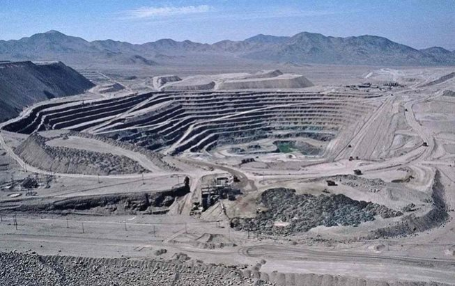 Mặt hàng Trung Quốc thống trị khắp thế giới đang gặp 'sóng gió': Giá giảm gần 90% chỉ trong 2 năm, các công ty đầu tư khai thác bất chấp thua lỗ - Ảnh 1