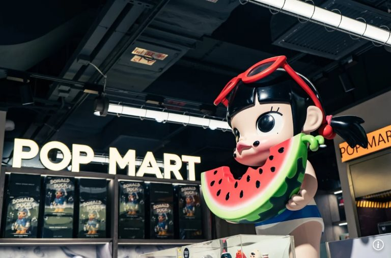 Kinh doanh mặt hàng gây sốt giới trẻ từ Âu đến Á, ông lớn Trung Quốc tăng trưởng tính bằng lần trong năm 2024, các tay buôn cũng ‘kiếm đậm’ khi bán gấp vài lần giá gốc - Ảnh 1