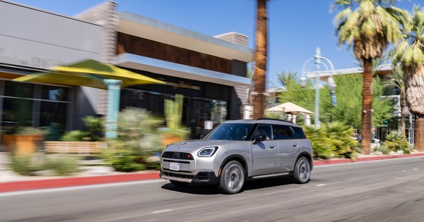 MINI Countryman bản nâng cấp ra mắt tại Việt Nam: Nhiều nâng cấp, giá chưa được tiết lộ