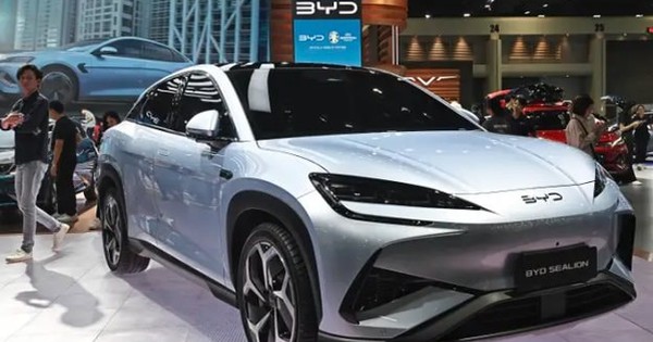 ‘Bố già ngành xe điện’ cảnh báo nóng: 'Làm xe hybrid là con đường dẫn tới địa ngục'