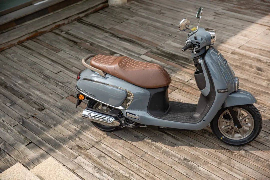 Xe ga siêu tiết kiệm xăng của Suzuki xịn thế này đây, đẹp ngang Vespa nhưng giá rẻ như Honda Vision - Ảnh 12