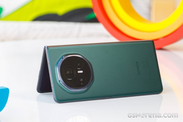 4 mẫu smartphone mới mở bán tại VN trong tháng 12: Smartphone gập mỏng nhất thế giới có làm nên chuyện? - Ảnh 5