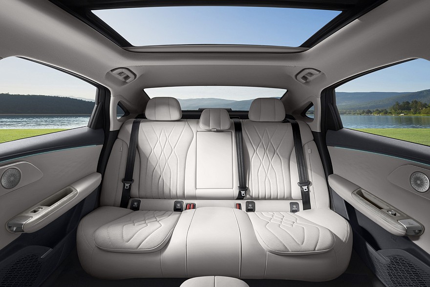 Hãng xe rót 800 triệu USD xây nhà máy tại Việt Nam ra mắt đối thủ Honda Civic: Đầy bình đủ chạy xuyên Bắc - Nam, giá chưa tới 400 triệu đồng - Ảnh 5