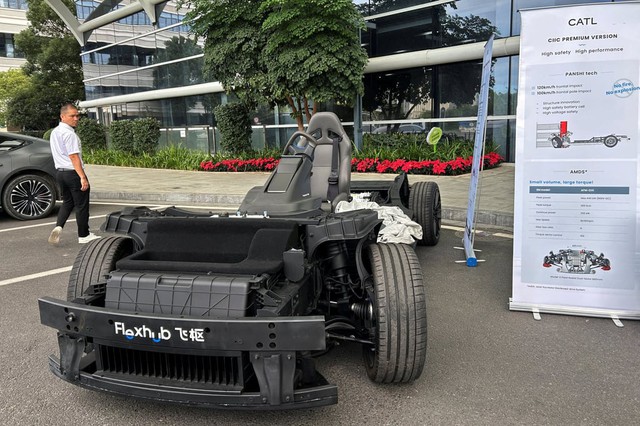 Đối tác pin số 1 thế giới của VinFast ra mắt sản phẩm mới: Bị đâm ở 120km/h không cháy nổ, đi 1.000km/sạc - Ảnh 2