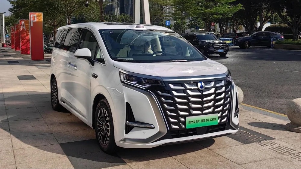 Mẫu xe này của BYD mà về Việt Nam thì Kia Carnival, Toyota Alphard coi chừng dần đi là vừa - Ảnh 1
