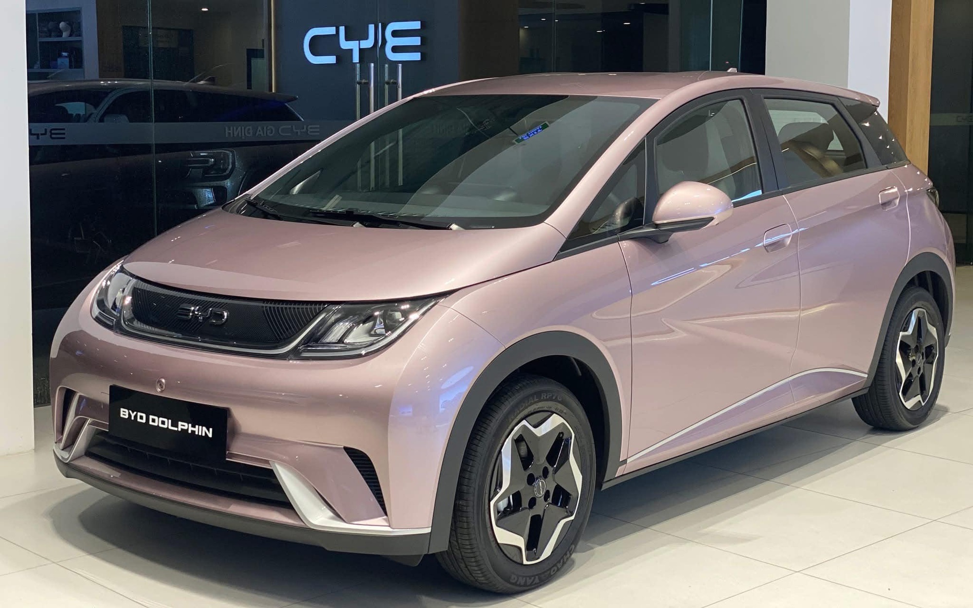 Loạt ô tô điện giá dưới 1 tỷ ra mắt Việt Nam năm 2024: Rẻ nhất từ 235 triệu, có cả hatchback, sedan, CUV, MPV - Ảnh 3