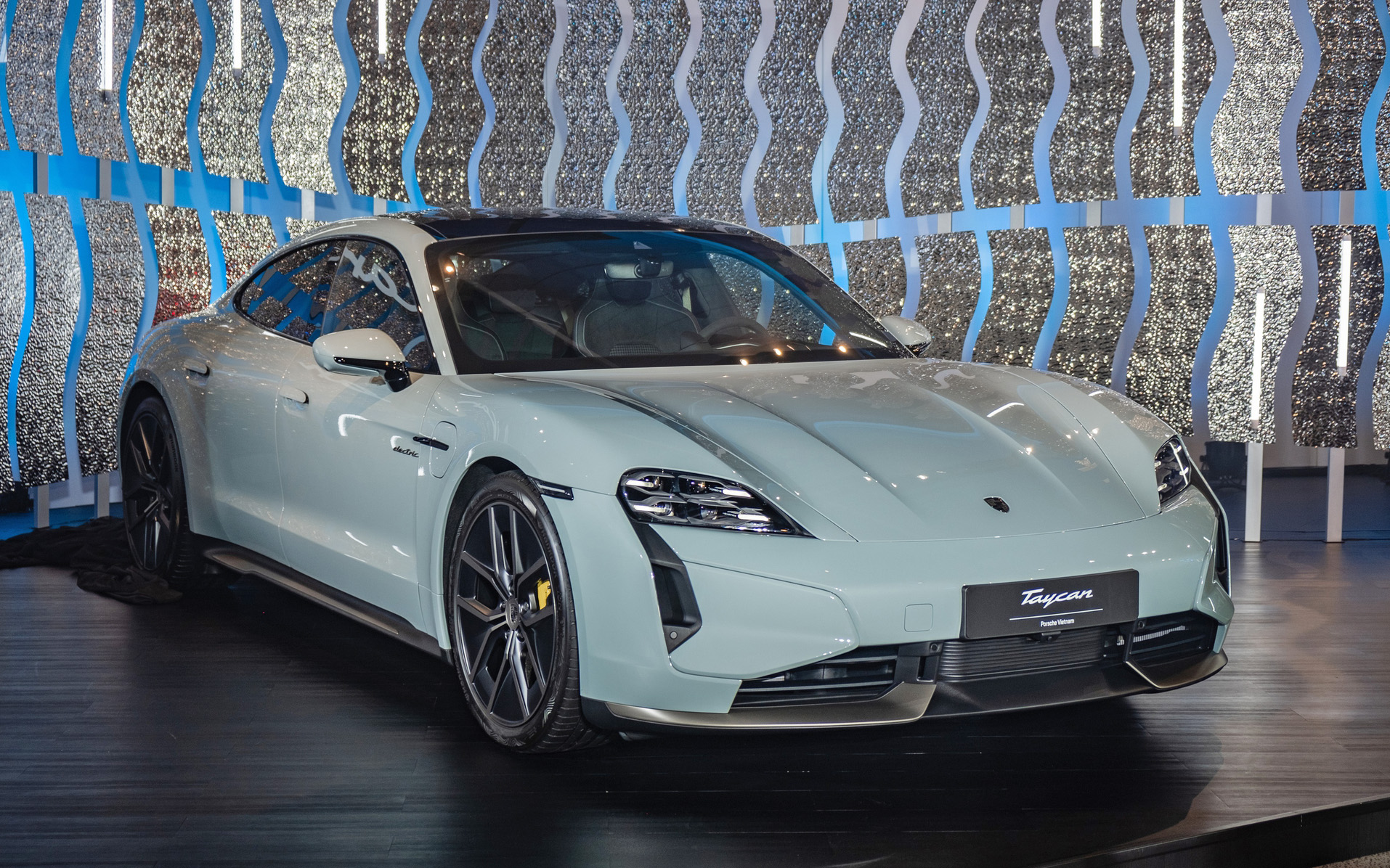 5 xe điện về Việt Nam năm 2024 có tầm vận hành khủng nhất: Có xe dư chạy Hà Nội-Huế, hầu hết trên dưới 600km/sạc - Ảnh 1