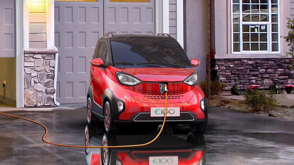 Baojun E100 lộ giá bán dự kiến tại Việt Nam: Ngắn hơn Wuling Mini EV gần nửa mét, vẫn không có sạc nhanh - Ảnh 2