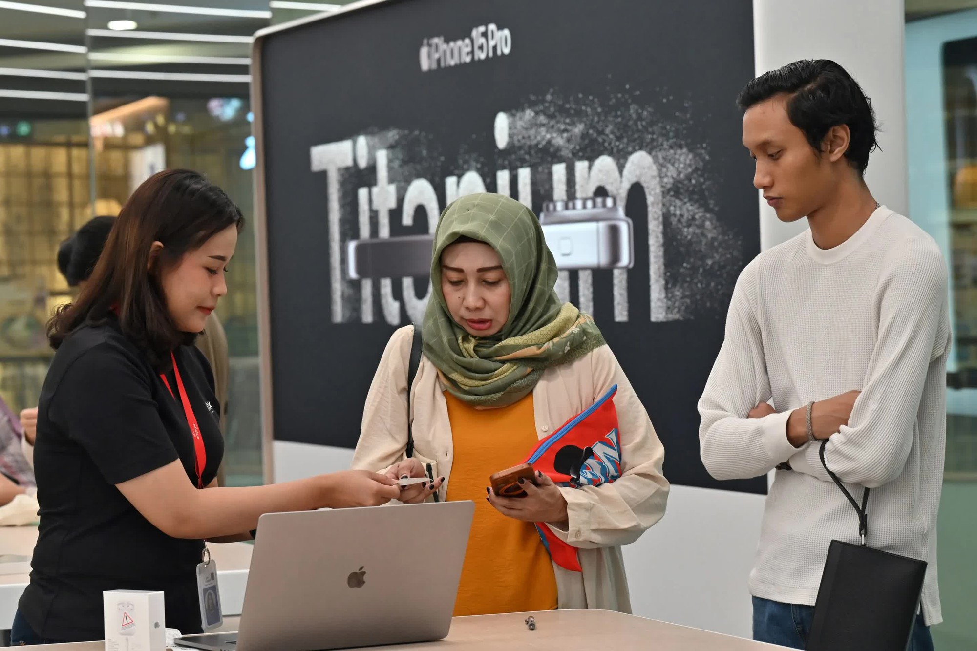 Nổi tiếng "cứng" như Apple nhưng cũng bị Indonesia khuất phục: Phải chi 1 tỷ USD trong 1 tuần nếu muốn được bán iPhone - Ảnh 2