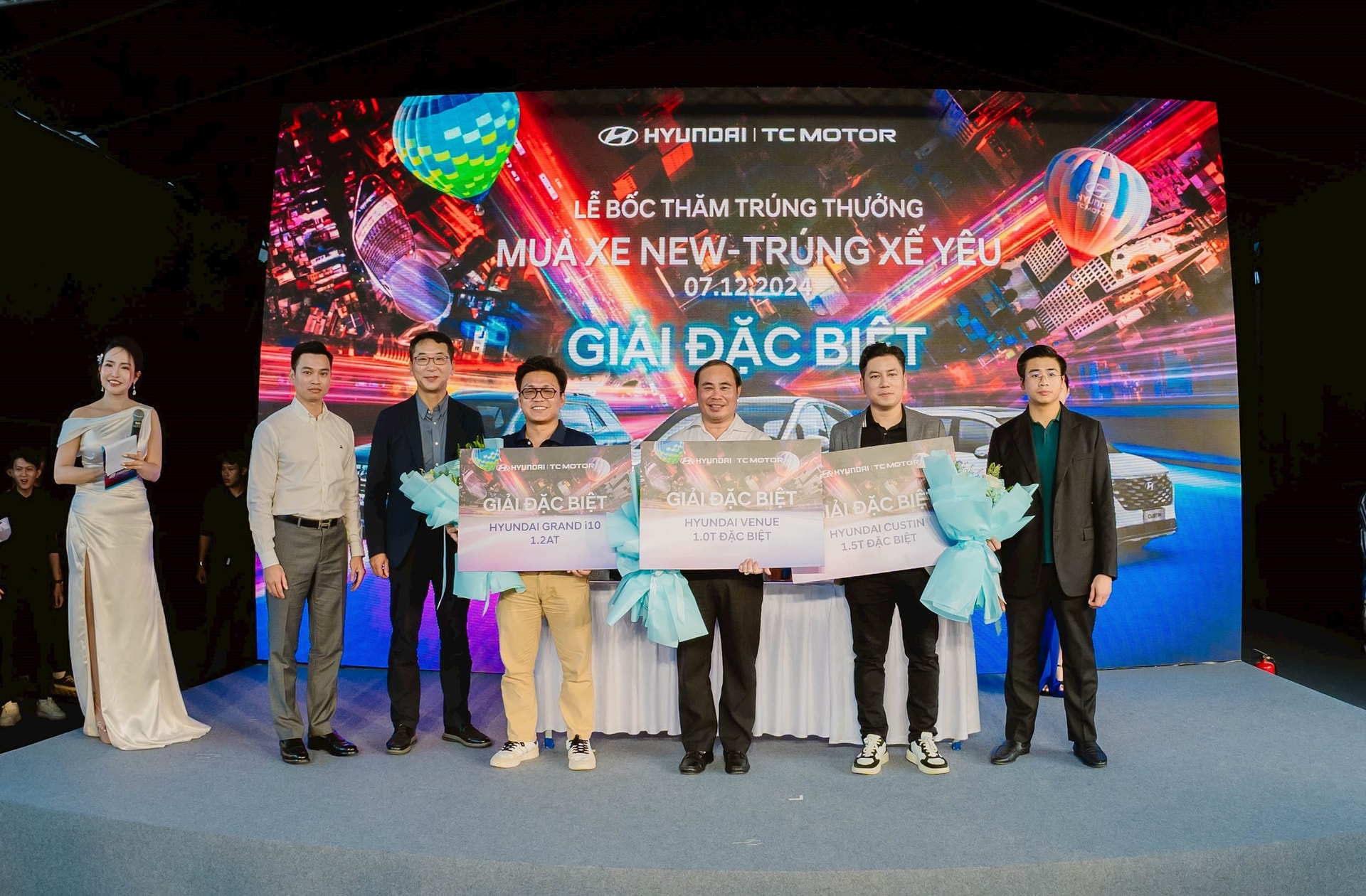 Mua xe trúng xe là có thật: Hyundai Thành Công vừa trao 3 chiếc xe cho khách trong chương trình ‘Mua xe new – Trúng xế yêu’ - Ảnh 2