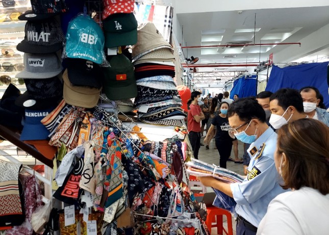 Cảnh báo hàng giả 'tấn công' thị trường Tết - Ảnh 1