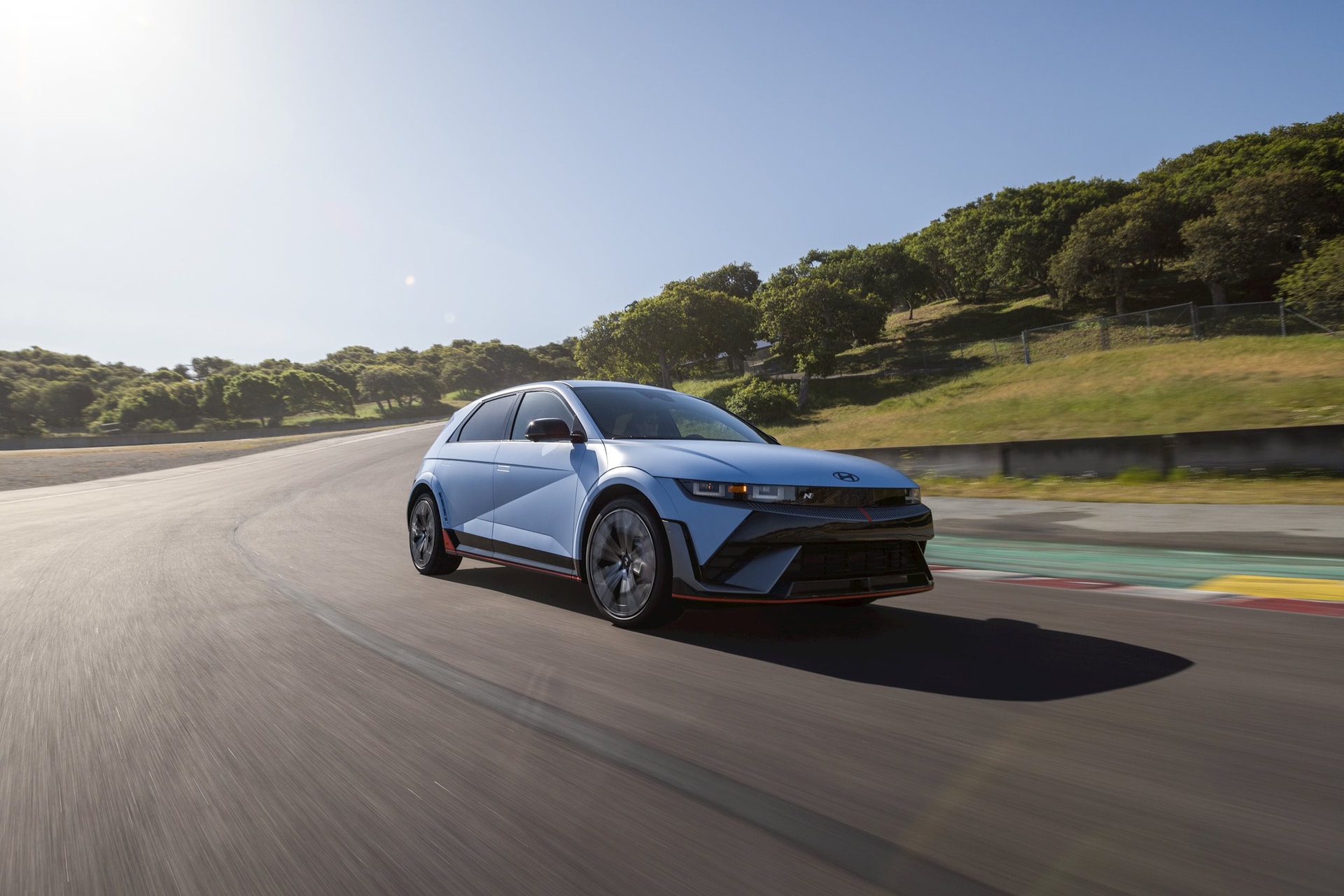 Hyundai Thành Công Việt Nam sắp tổ chức ngày hội trải nghiệm đặc biệt dành cho khách hàng, nhiều mẫu xe hiệu năng cao hội tụ - Ảnh 1