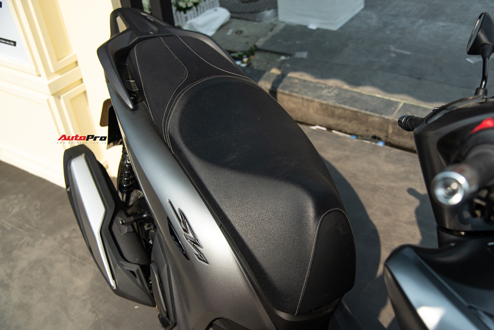 Ảnh thực tế Honda SH 350i 2025 giá gần 153 triệu đồng: Thiết kế tinh chỉnh, thêm tiện ích mà nhiều người thích - Ảnh 14