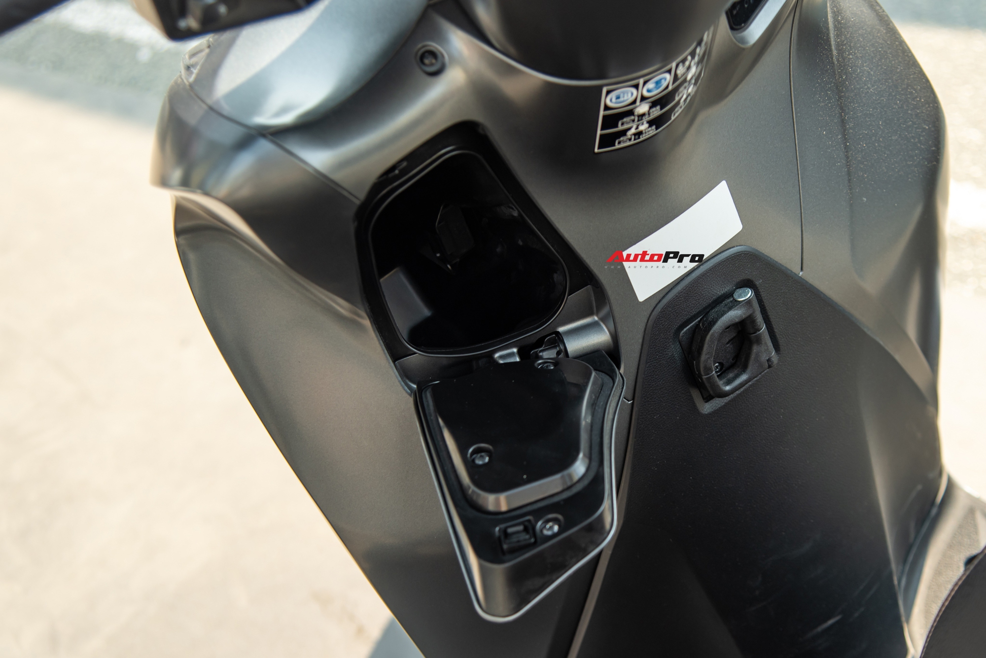 Ảnh thực tế Honda SH 350i 2025 giá gần 153 triệu đồng: Thiết kế tinh chỉnh, thêm tiện ích mà nhiều người thích - Ảnh 13