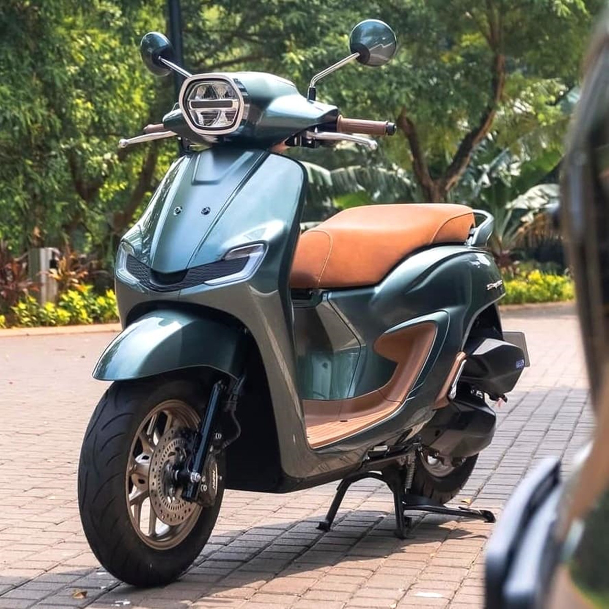 Xe tay ga mới Honda đẹp ngang ngửa Vespa sắp được bán chính hãng tại Việt Nam? - Ảnh 2