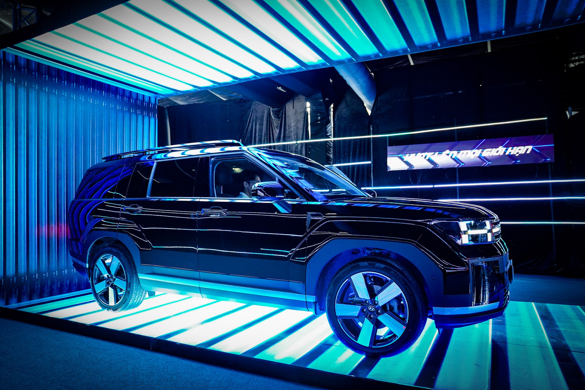 Cận cảnh Hyundai Ioniq 5 N độ drift vừa về Việt Nam: Gần 650 mã, thêm khung chống lật và phanh tay, giả lập sang số như xe xăng - Ảnh 19