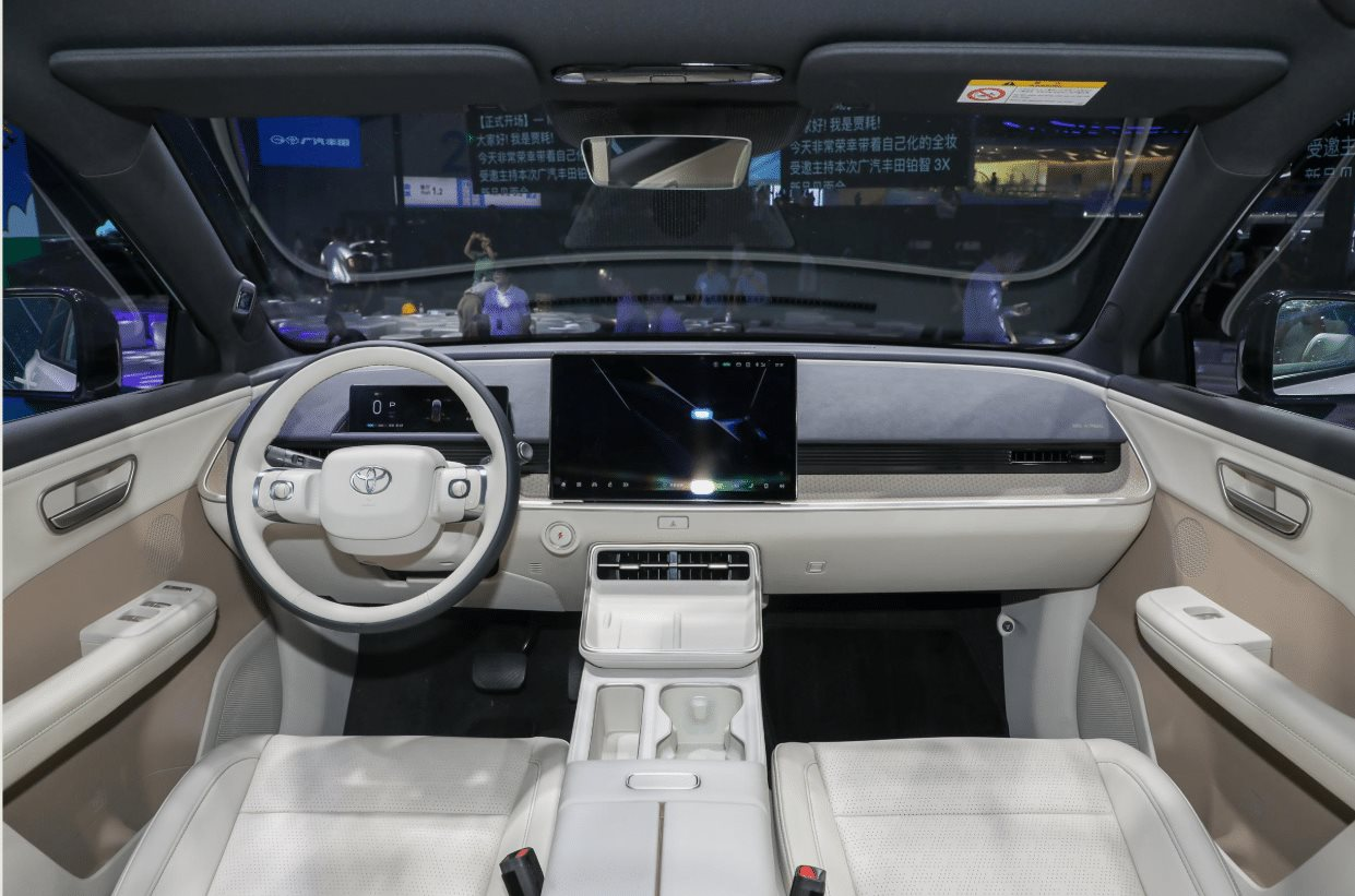 Tân binh SUV điện Toyota ngang cỡ Mazda CX-5: giá từ 348 triệu đồng, phạm vi hoạt động ấn tượng 620 km - Ảnh 4