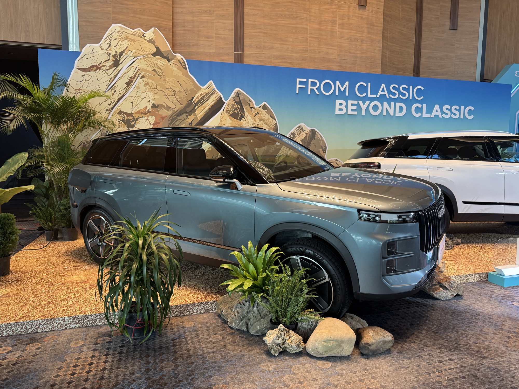 Jaecoo J7 đã ra biển, lăn bánh trên đường phố Việt Nam, dễ mở bán sớm đấu CR-V bằng 2 bản xăng, hybrid, có AWD - Ảnh 7