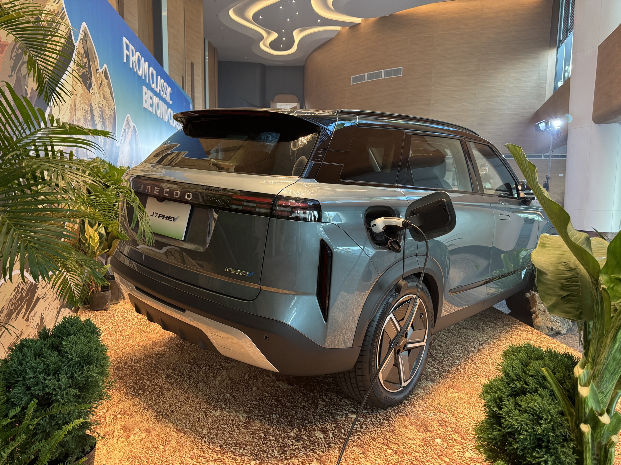 Jaecoo J7 đã ra biển, lăn bánh trên đường phố Việt Nam, dễ mở bán sớm đấu CR-V bằng 2 bản xăng, hybrid, có AWD - Ảnh 8