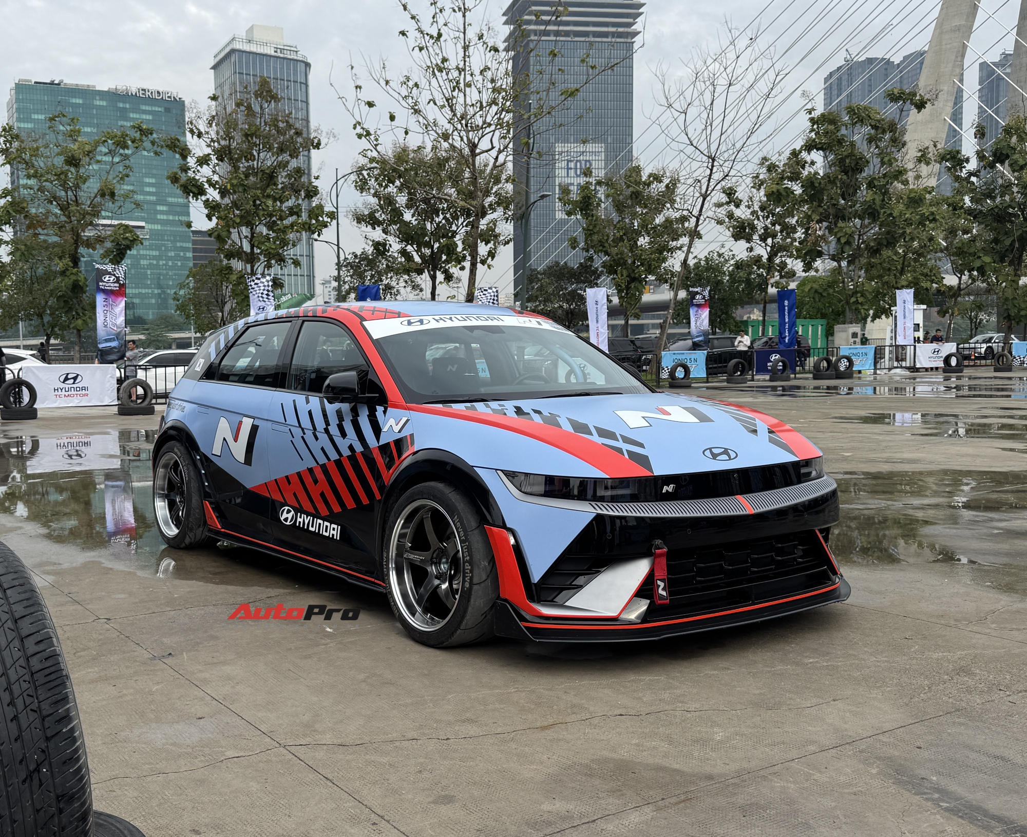 Cận cảnh Hyundai Ioniq 5 N độ drift vừa về Việt Nam: Gần 650 mã, thêm khung chống lật và phanh tay, giả lập sang số như xe xăng - Ảnh 2